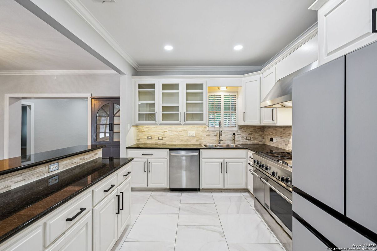 Interior, Kitchen, Marble, Recessed Lighting, Stainless Steel Appliances
