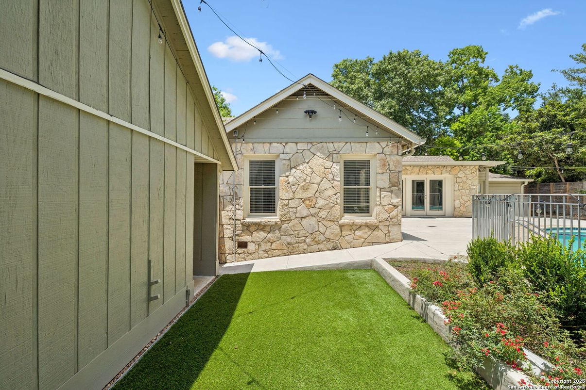 Backyard, Exterior