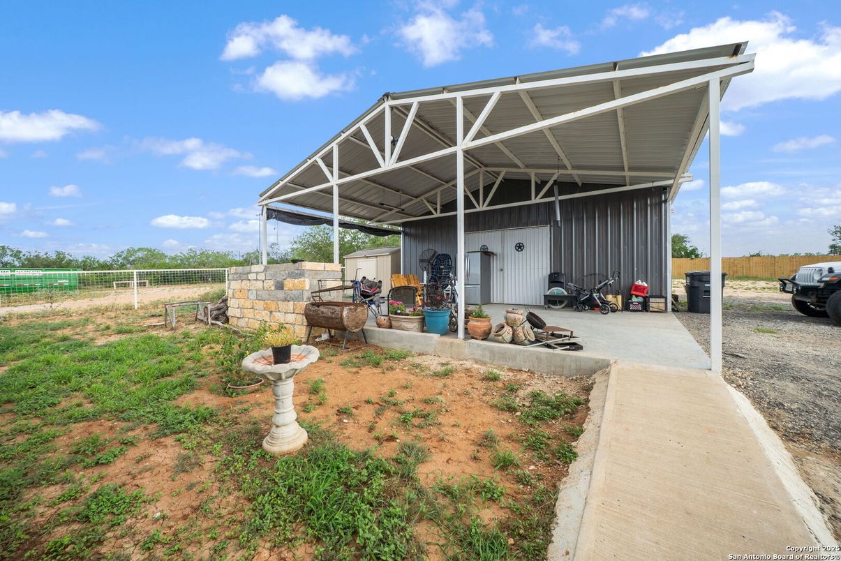 Backyard, Exterior