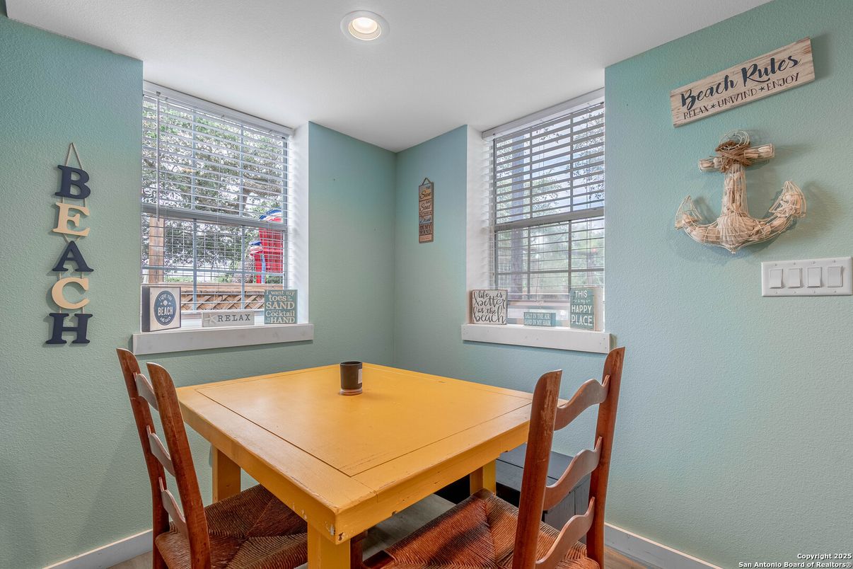 Dining room, Interior, Recessed Lighting