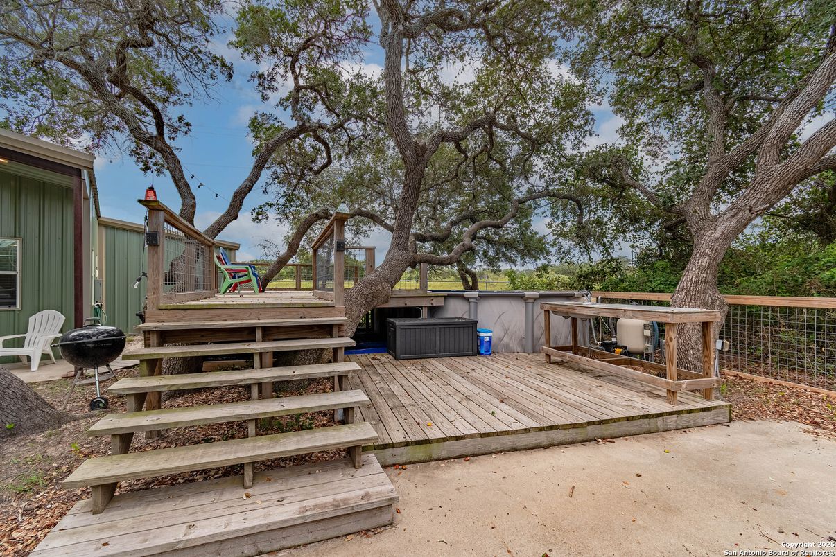 Backyard, Exterior