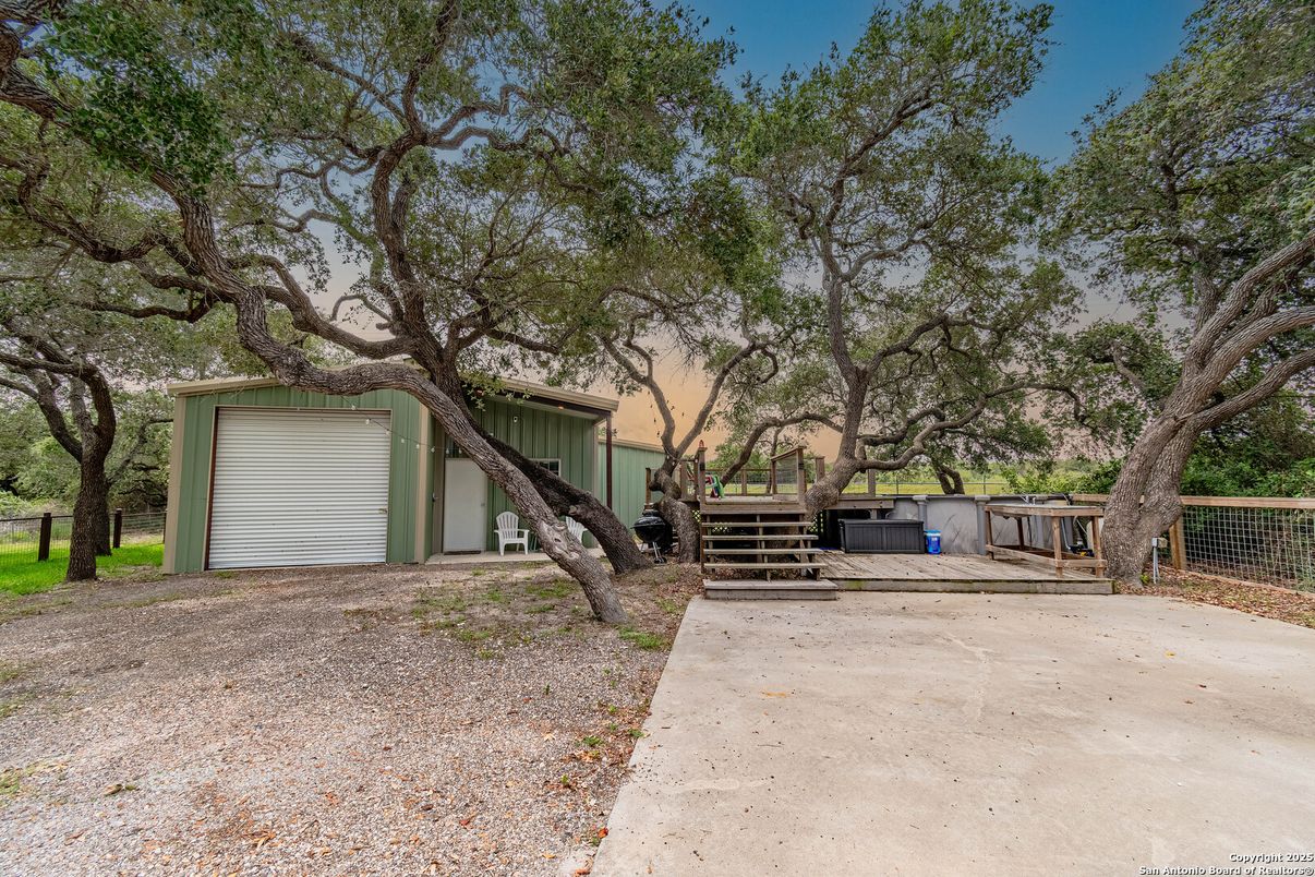 Backyard, Exterior