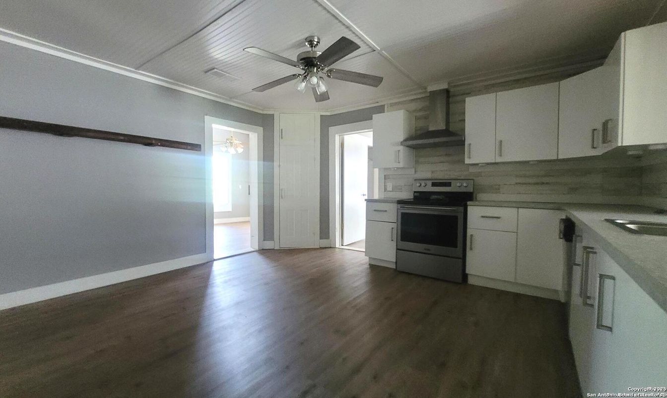 Interior, Kitchen, Wood Texture Flooring