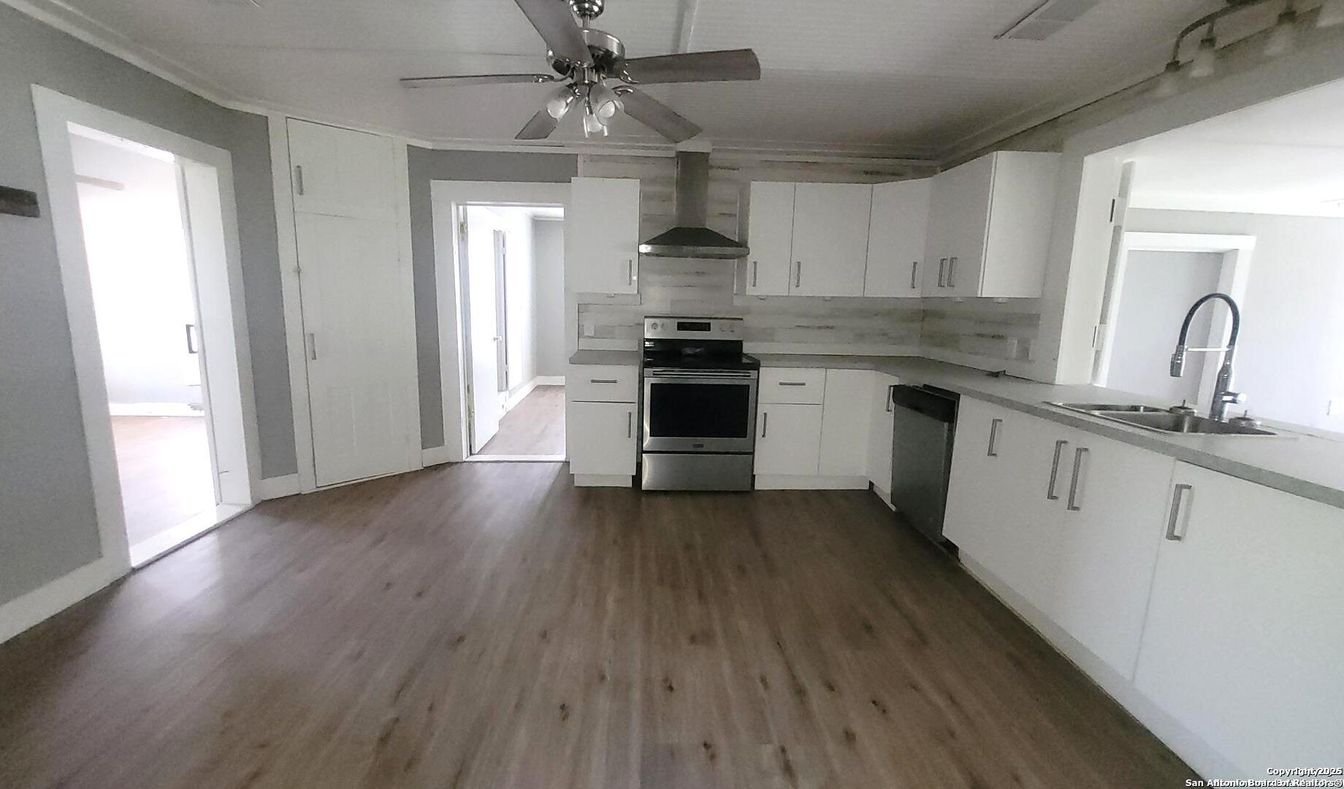 Interior, Kitchen, Stainless Steel Appliances, Wood Texture Flooring