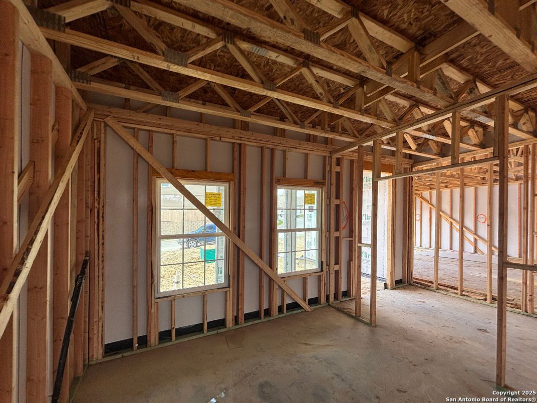 Empty room, Interior, Wooden Beams, Wooden Ceilings
