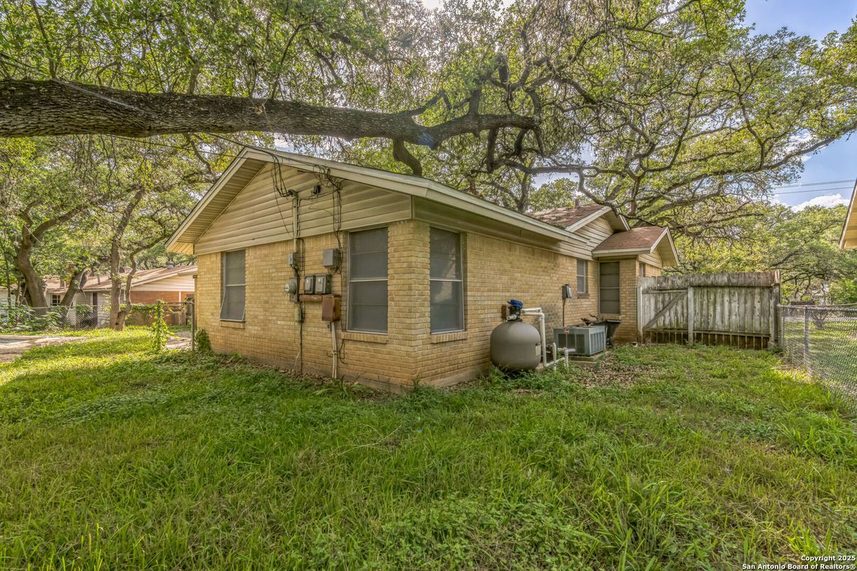 Backyard, Exterior