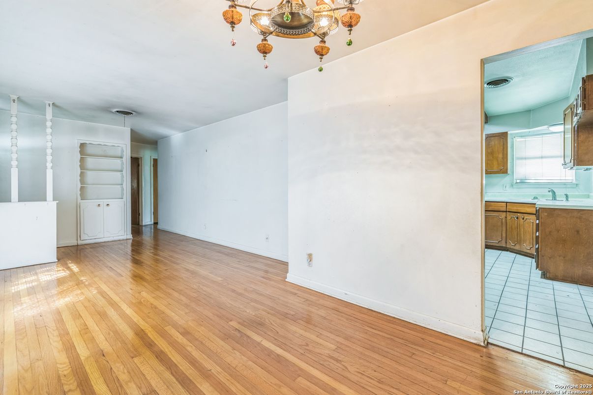 Chandelier, Empty room, Interior, Kitchen, Wood Texture Flooring