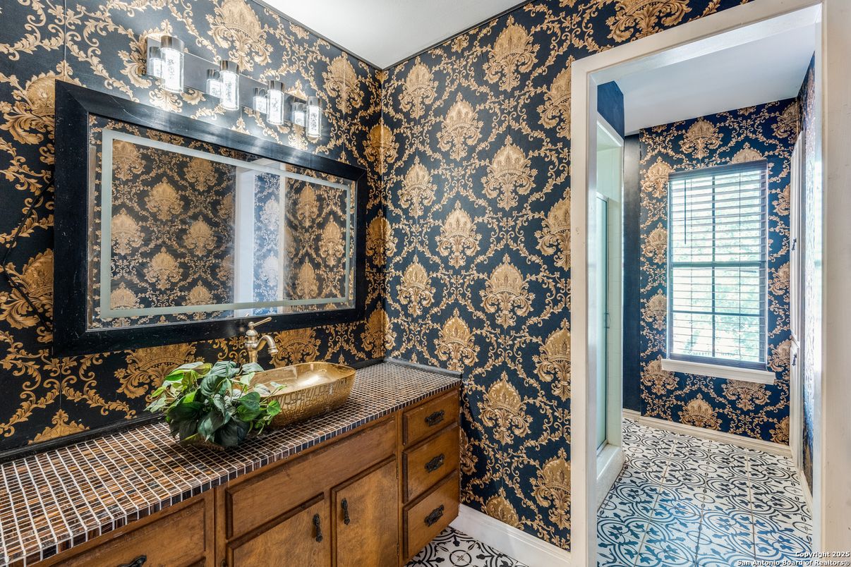 Bathroom, Interior, Tile Countertops