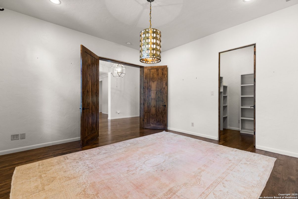 Empty room, Interior, Pendant Lights, Recessed Lighting, Wood Texture Flooring
