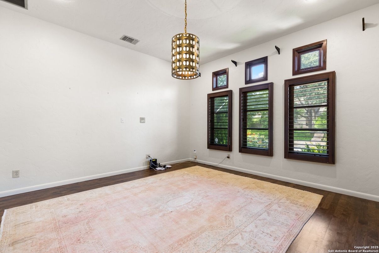 Empty room, Interior, Pendant Lights, Wood Texture Flooring