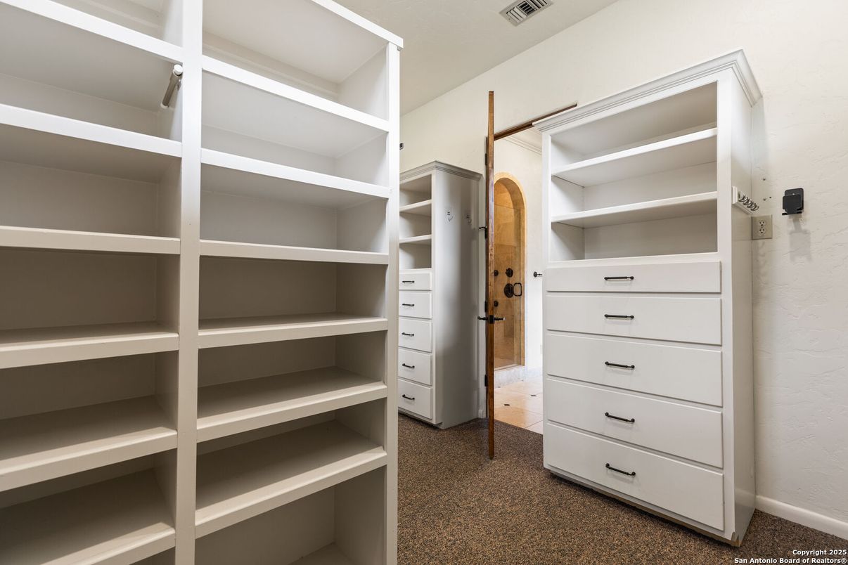 Interior, Walk-in Closets