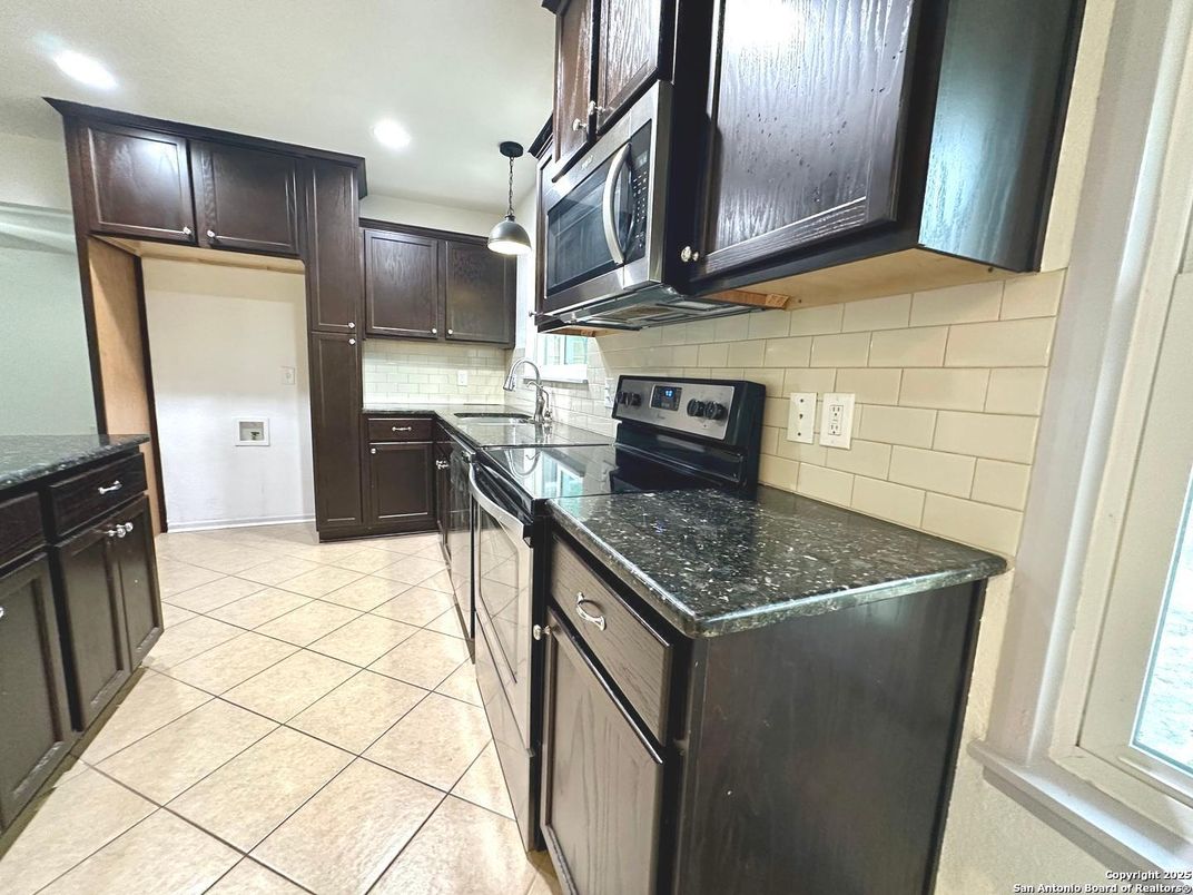 Interior, Kitchen, Pendant Lights, Recessed Lighting