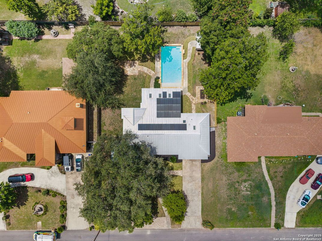 Exterior, Drone