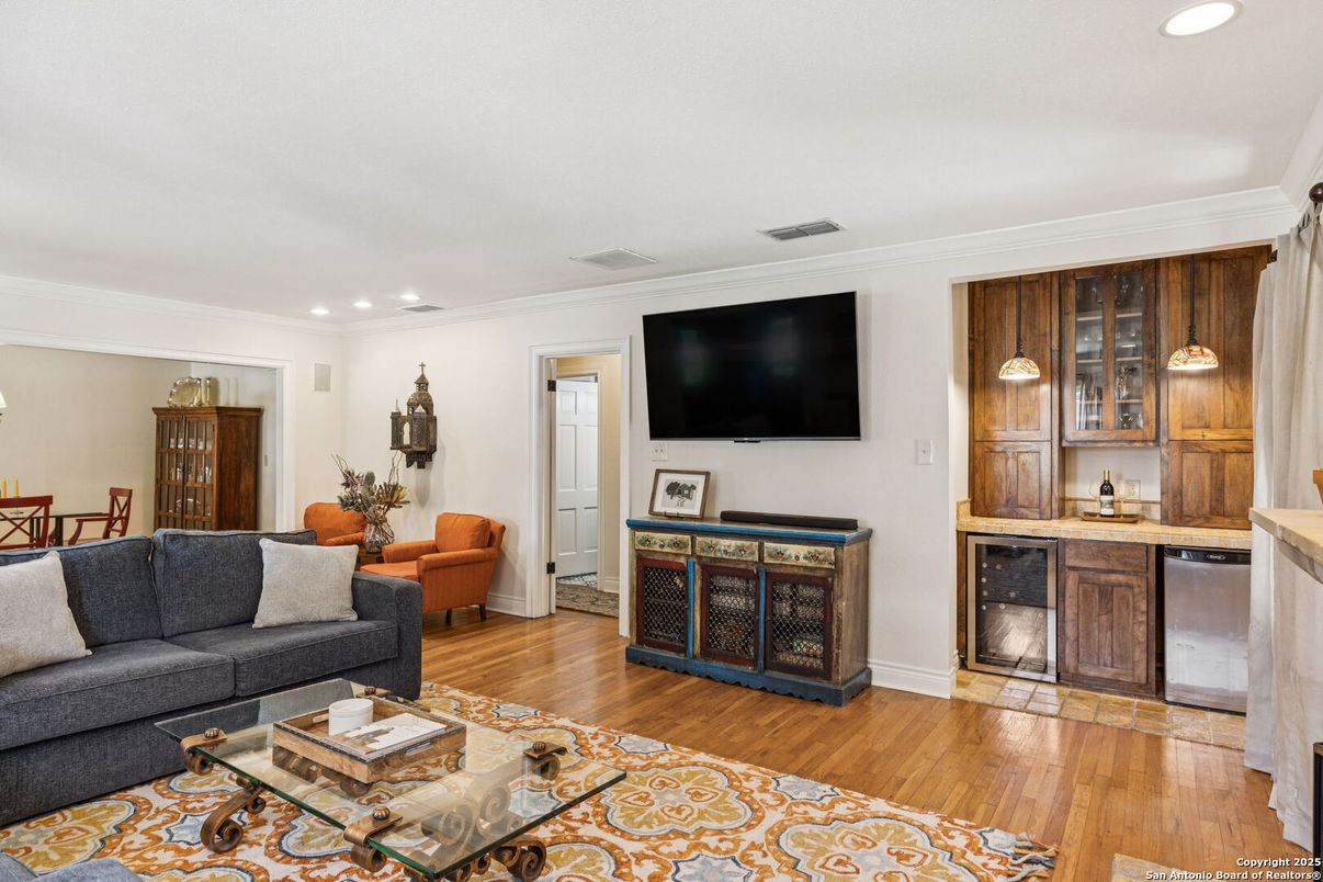 Interior, Kitchen, Living room, Recessed Lighting, Wood Texture Flooring