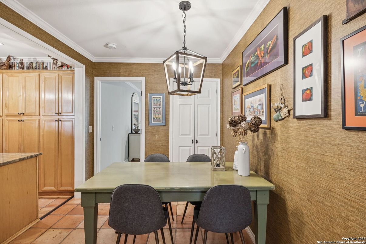 Dining room, Interior, Pendant Lights