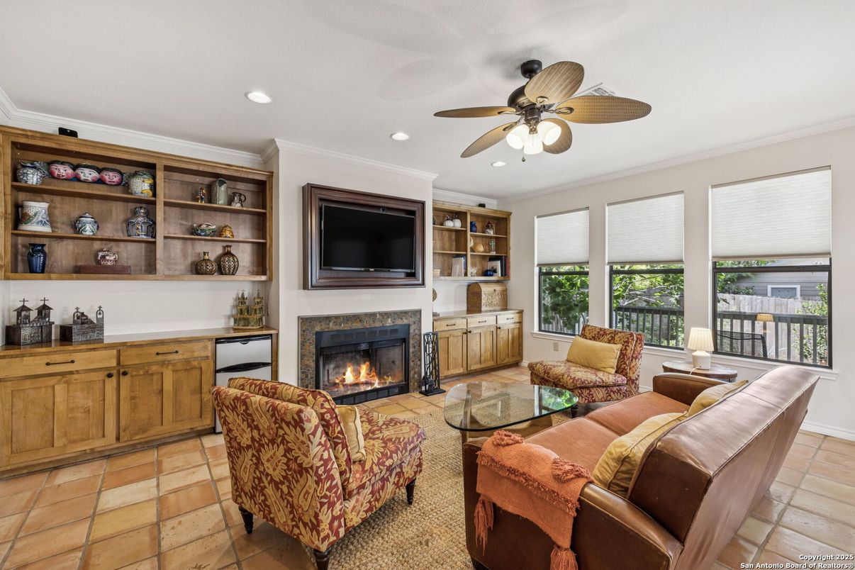 Fireplace, Interior, Living room, Recessed Lighting