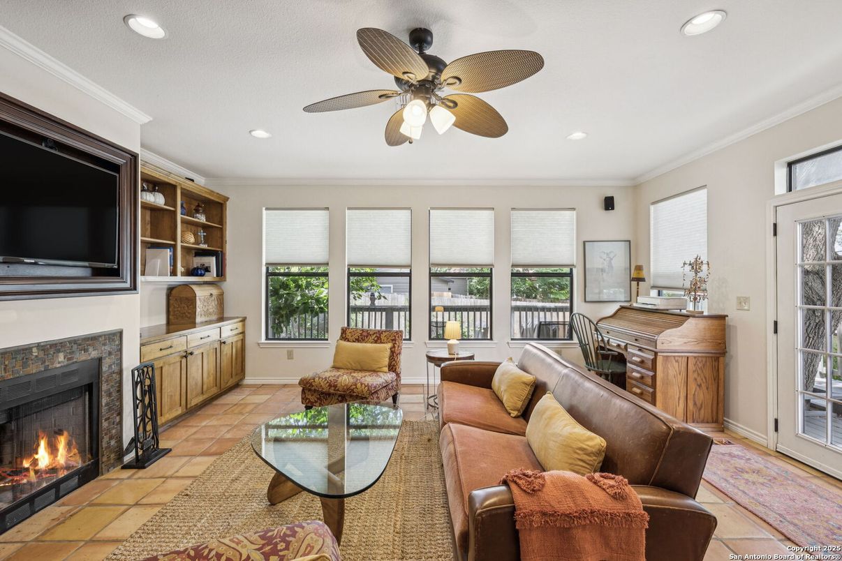 Fireplace, Interior, Living room, Recessed Lighting