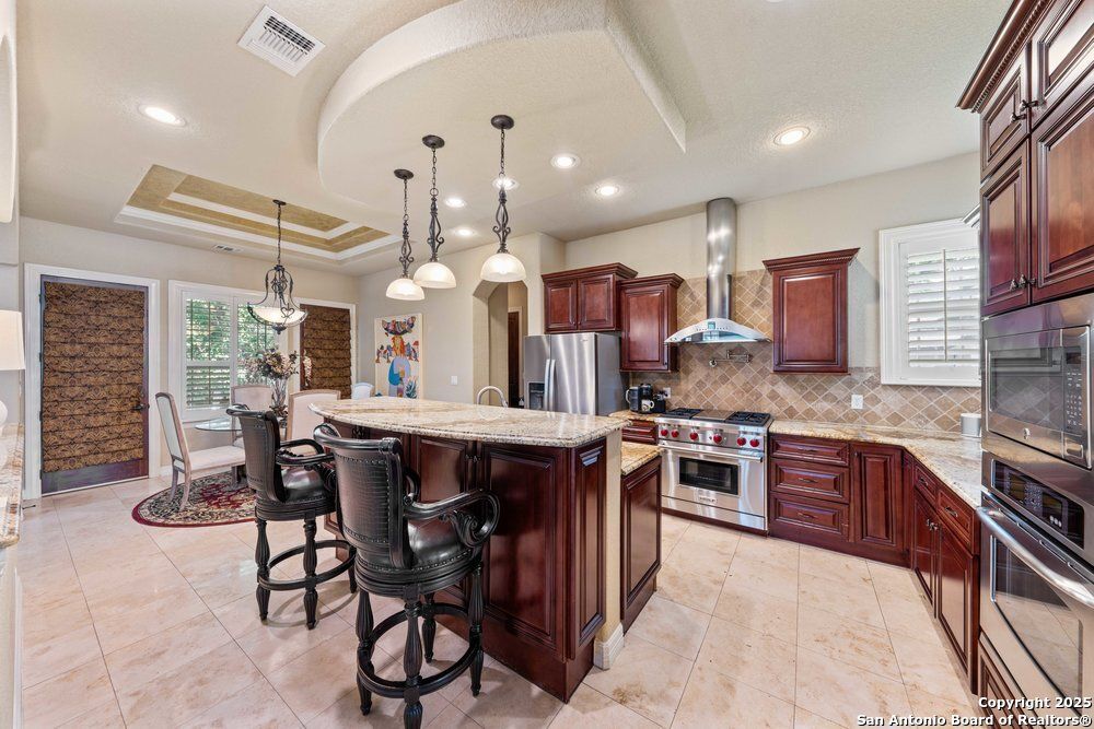 Dining room, Interior, Kitchen, Pendant Lights, Recessed Lighting, Stainless Steel Appliances