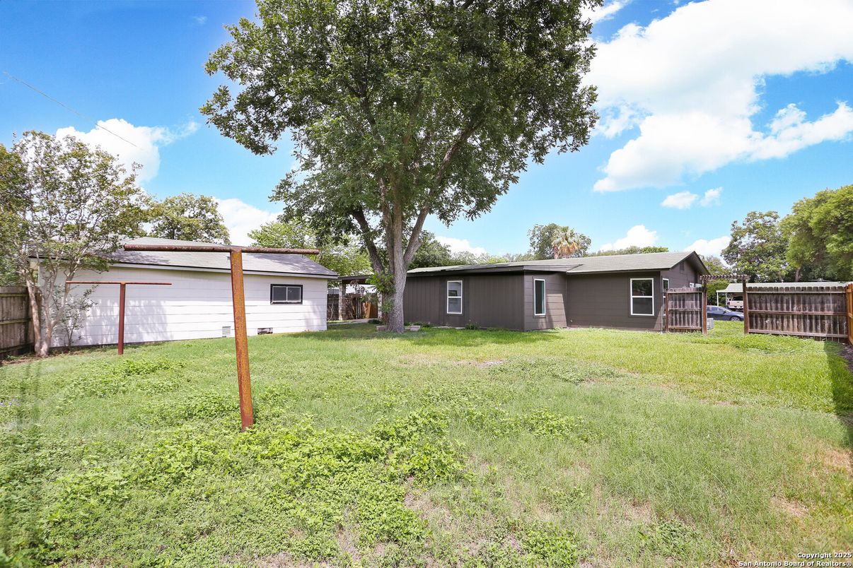 Backyard, Exterior