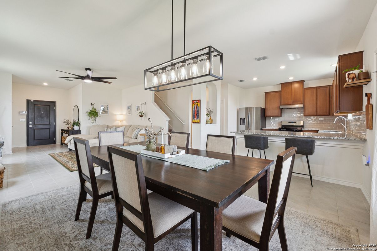 Dining room, Interior, Kitchen, Living room, Pendant Lights, Recessed Lighting, Stainless Steel Appliances