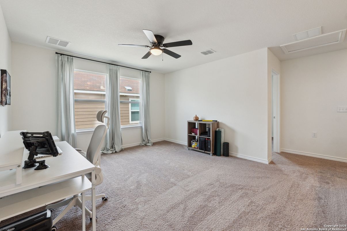 Home Office, Interior