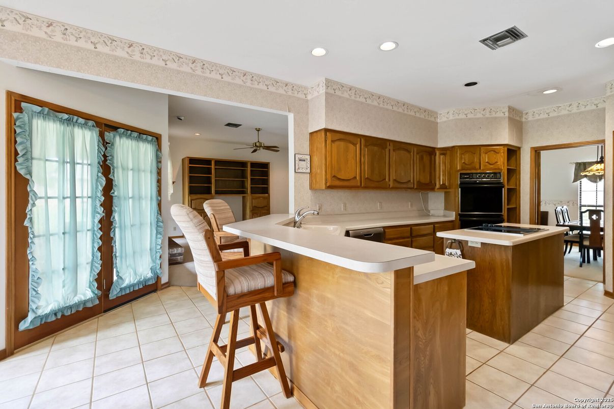 Dining room, Interior, Kitchen, Recessed Lighting