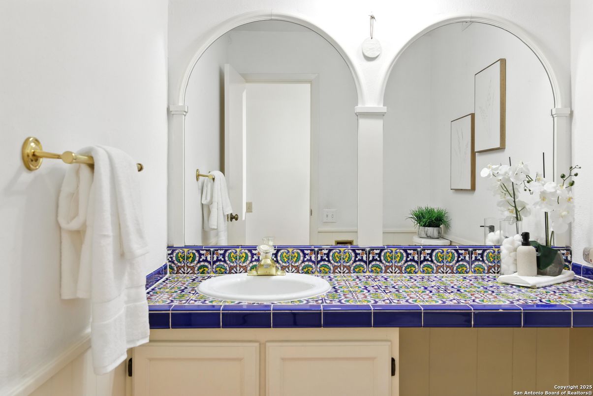 Bathroom, Interior, Tile Countertops