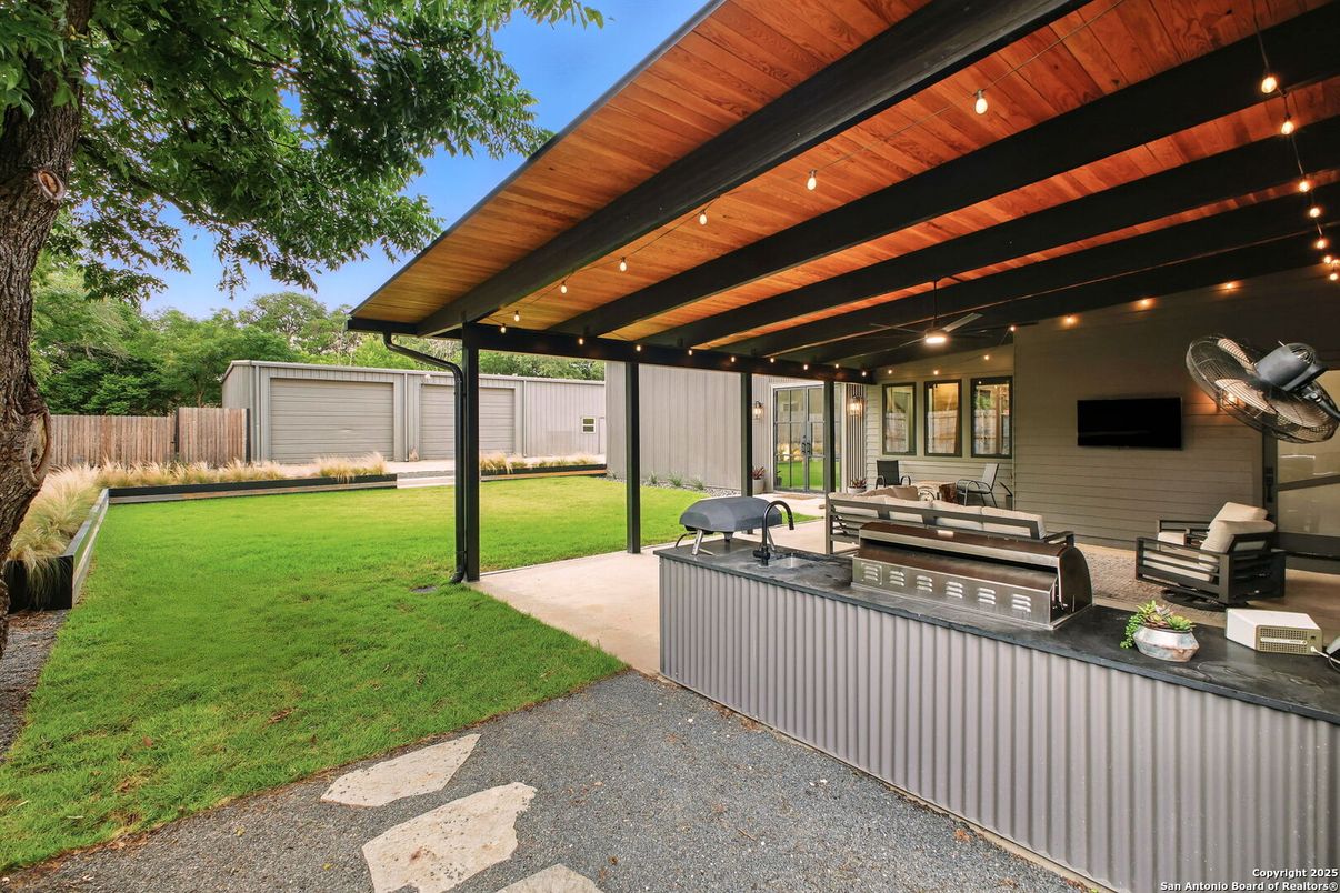Backyard, Exterior