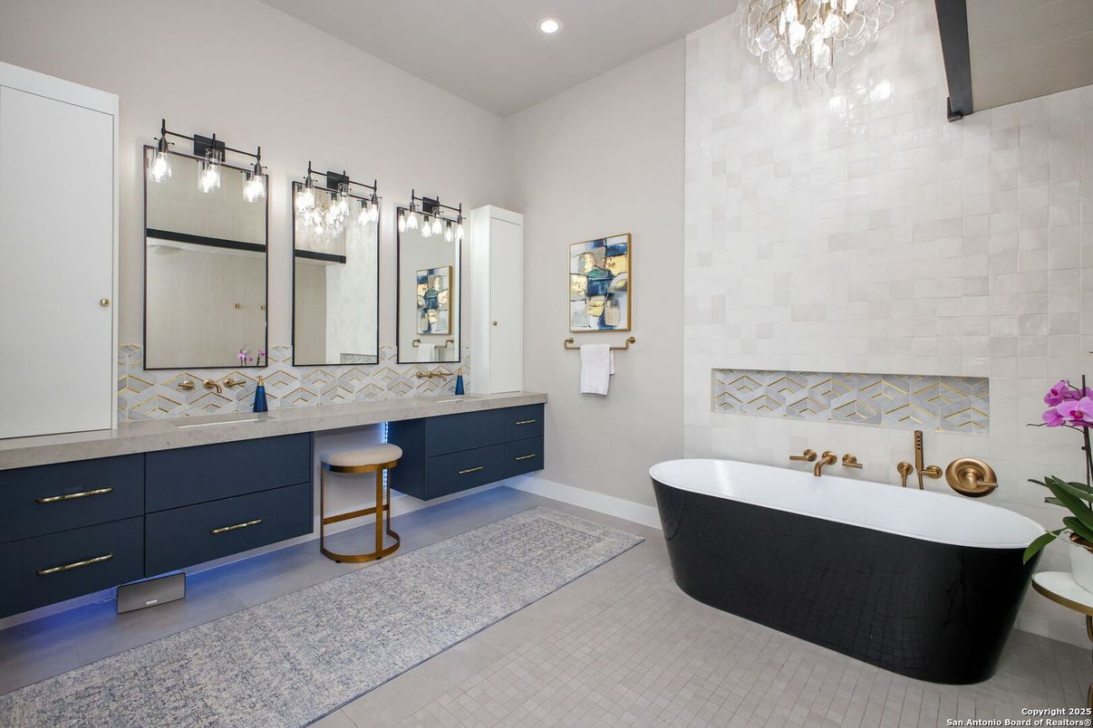 Bathroom, Dual Sink Vanities, Free Standing Baths, Interior, Recessed Lighting