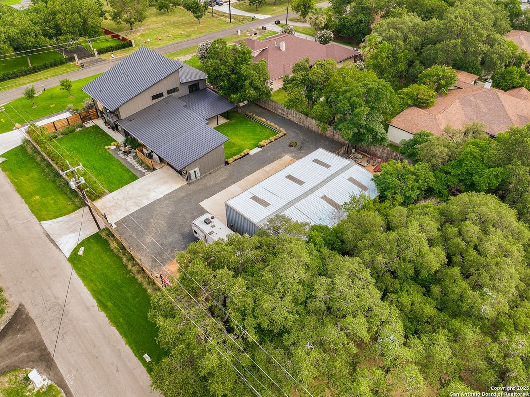 Exterior, Drone
