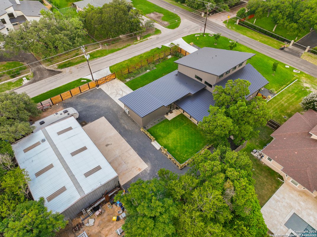Exterior, Drone
