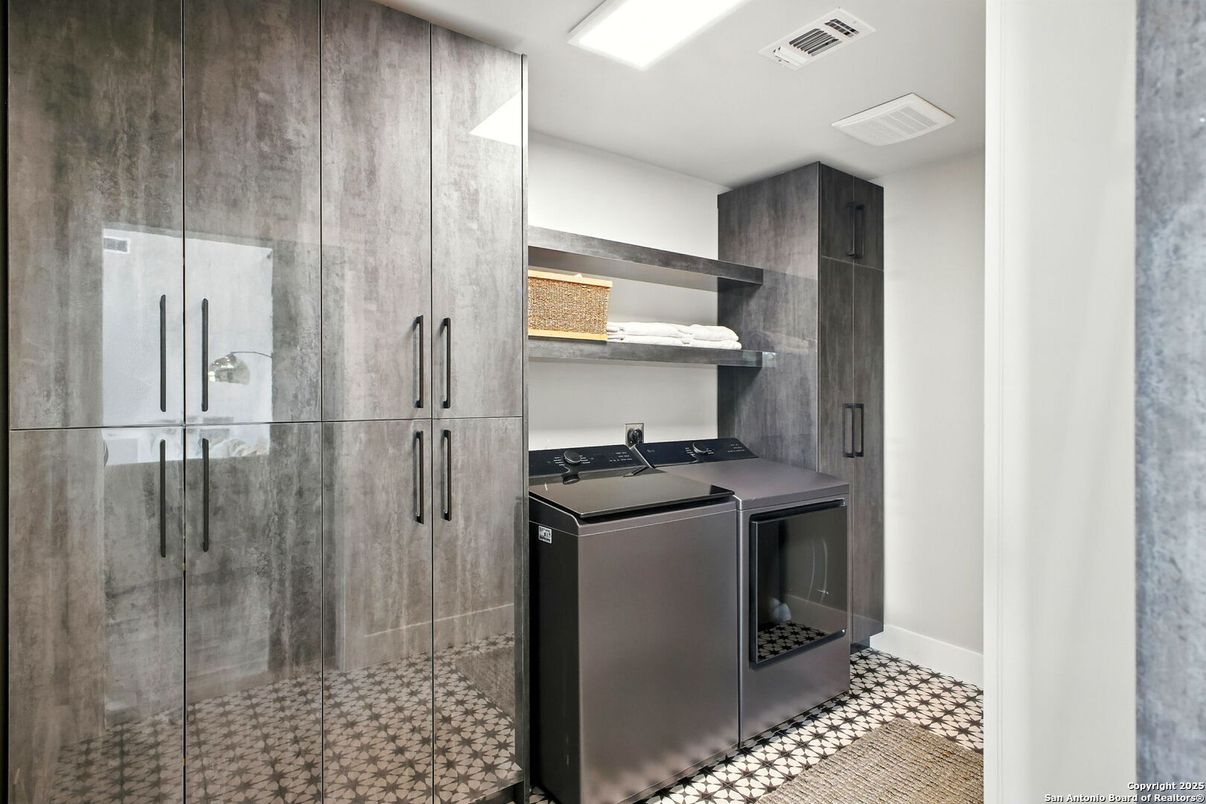 Interior, Washer