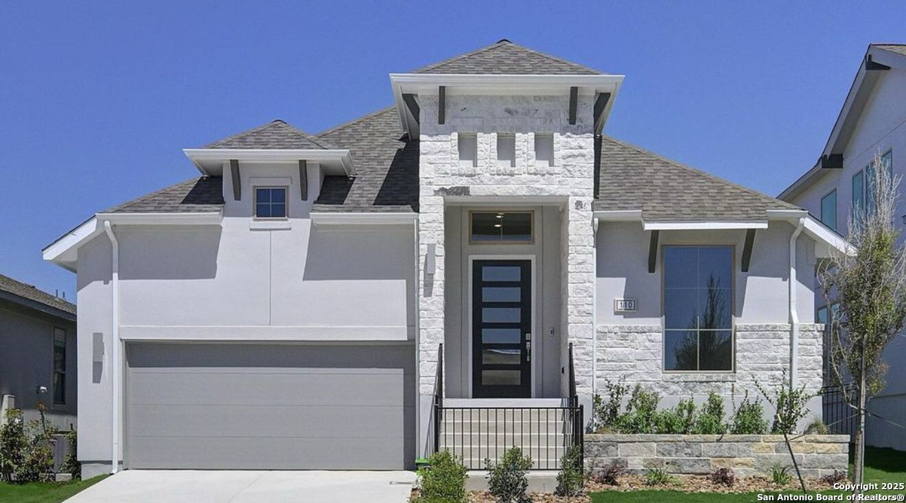 Attached, Exterior, Facade, Modern