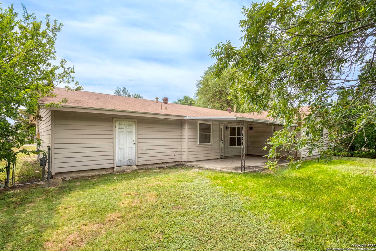 Backyard, Exterior