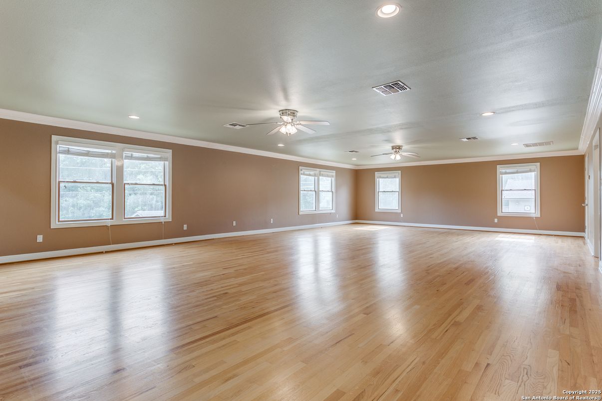 Empty room, Interior, Recessed Lighting, Wood Texture Flooring