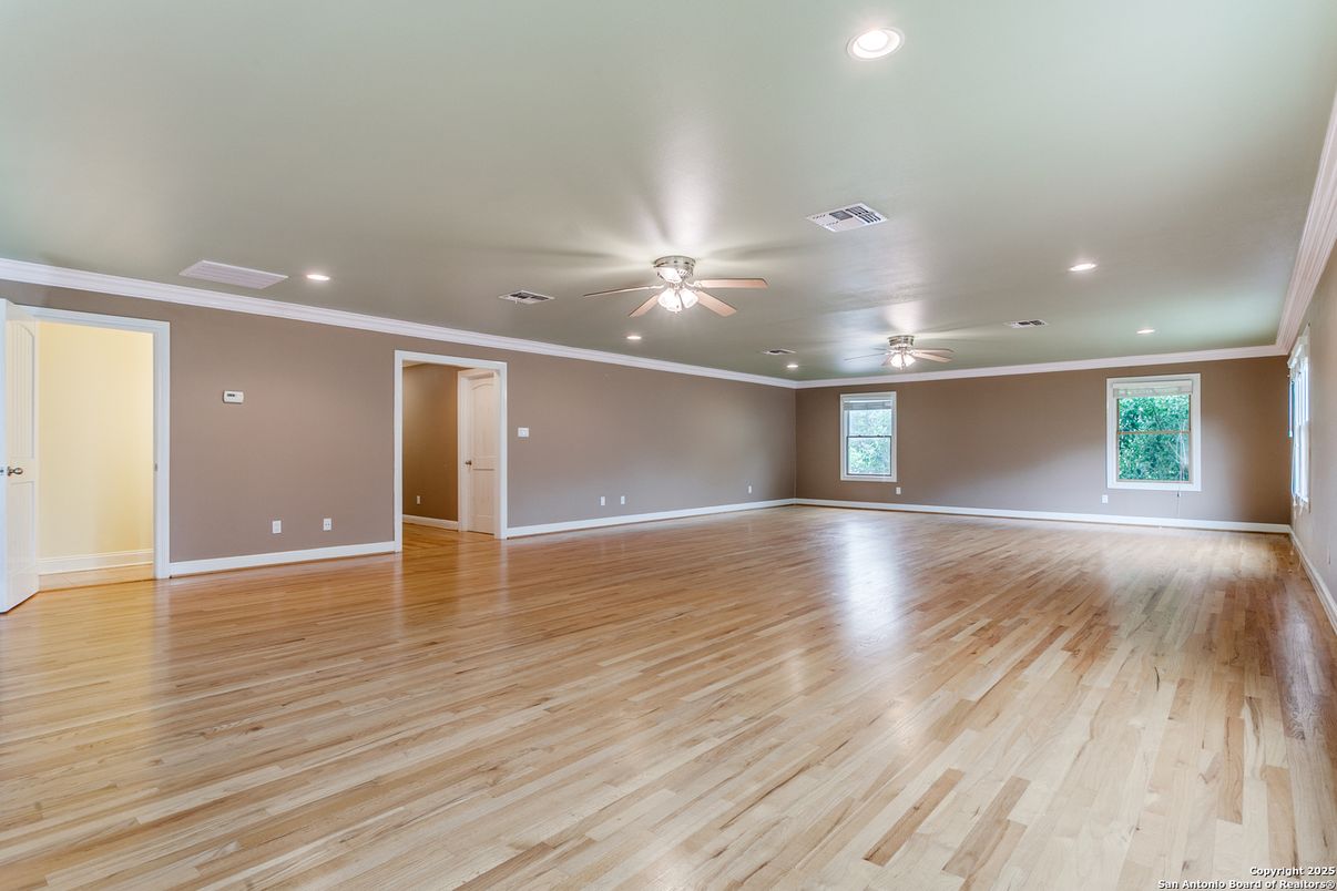 Empty room, Interior, Recessed Lighting, Wood Texture Flooring
