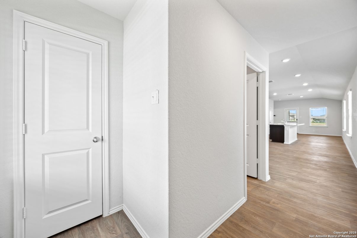 Interior, Recessed Lighting, Wood Texture Flooring