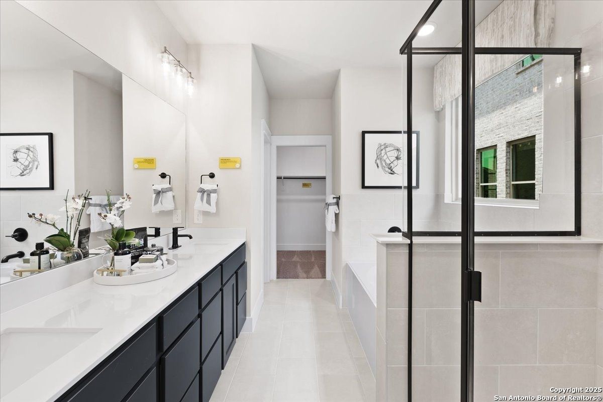 Bathroom, Dual Sink Vanities, Interior