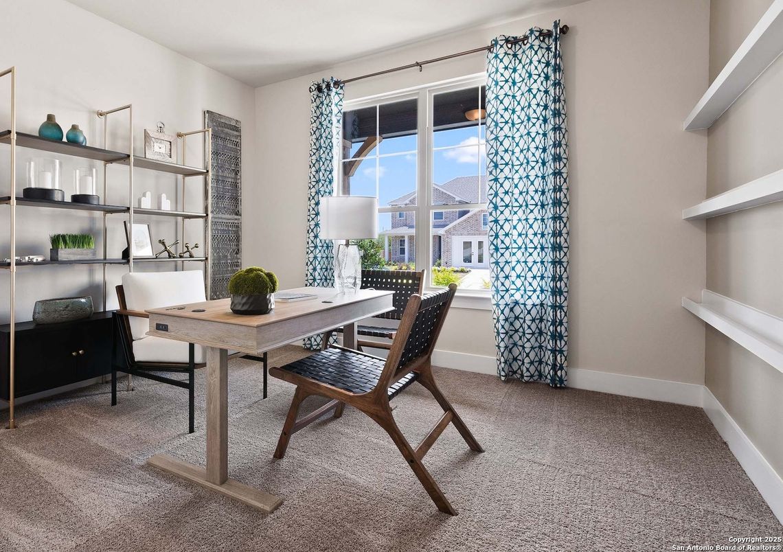 Home Office, Interior