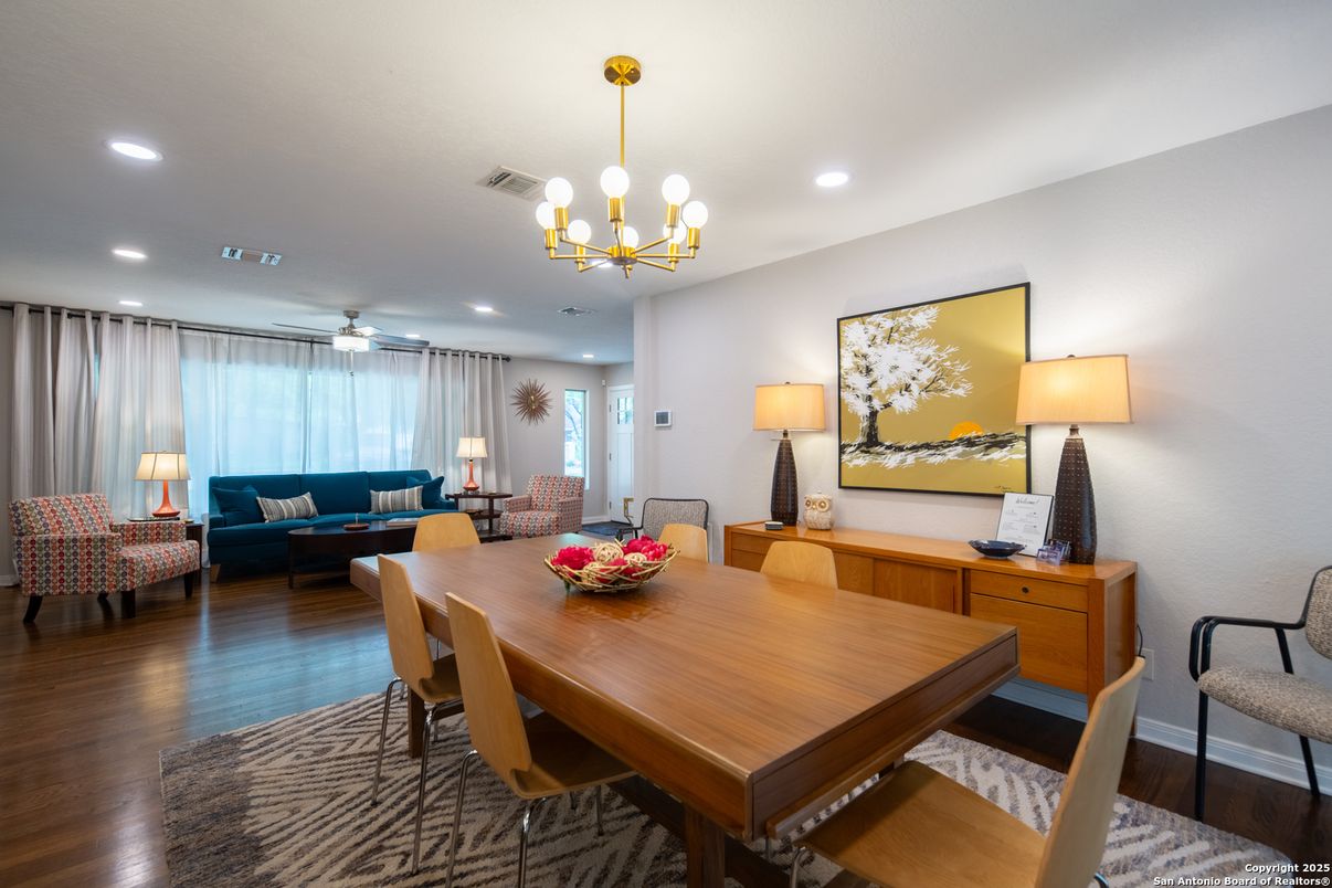 Chandelier, Dining room, Interior, Living room, Recessed Lighting, Wood Texture Flooring