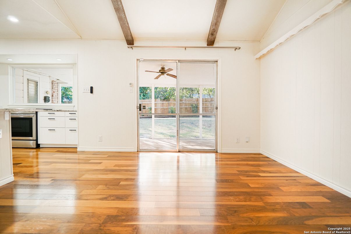 Empty room, Interior, Recessed Lighting, Wooden Beams, Wood Texture Flooring