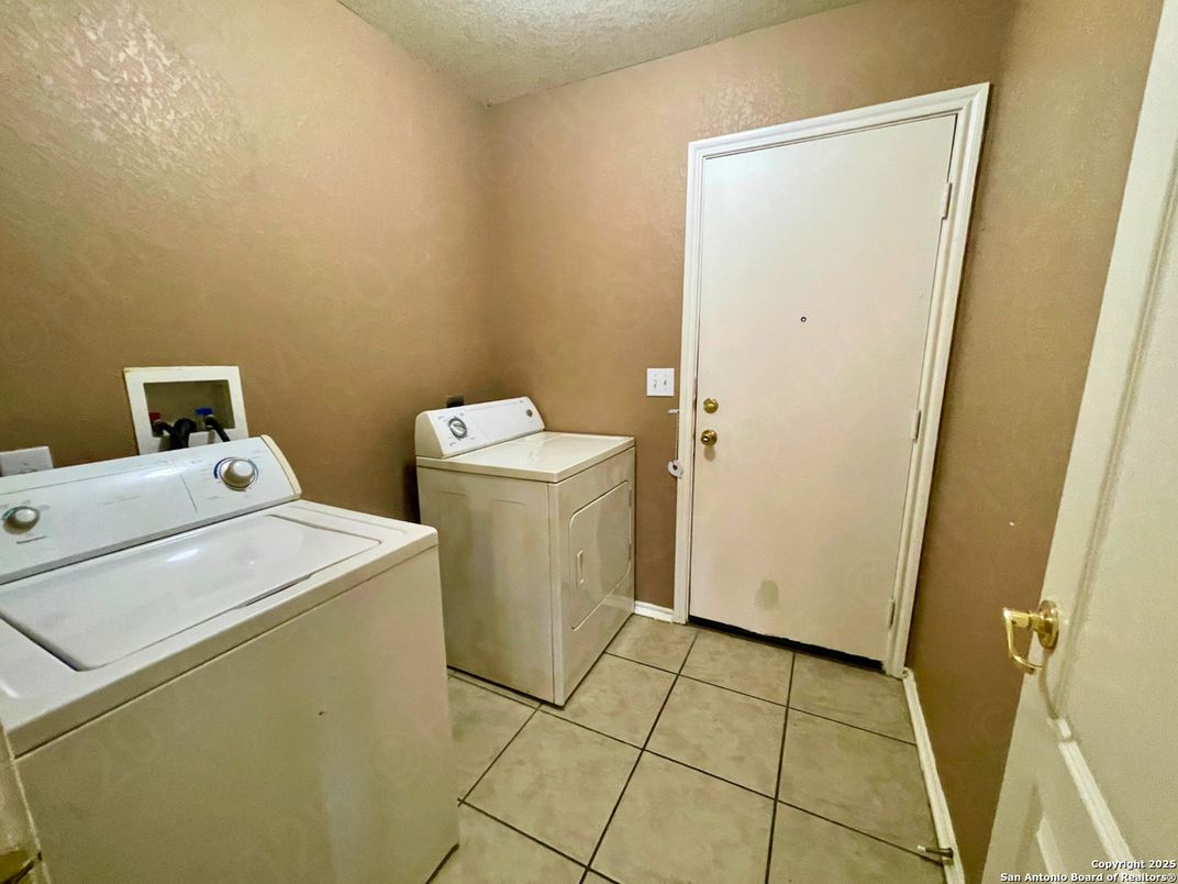 Interior, Washer