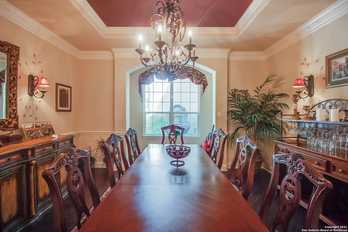 Chandelier, Dining room, Interior