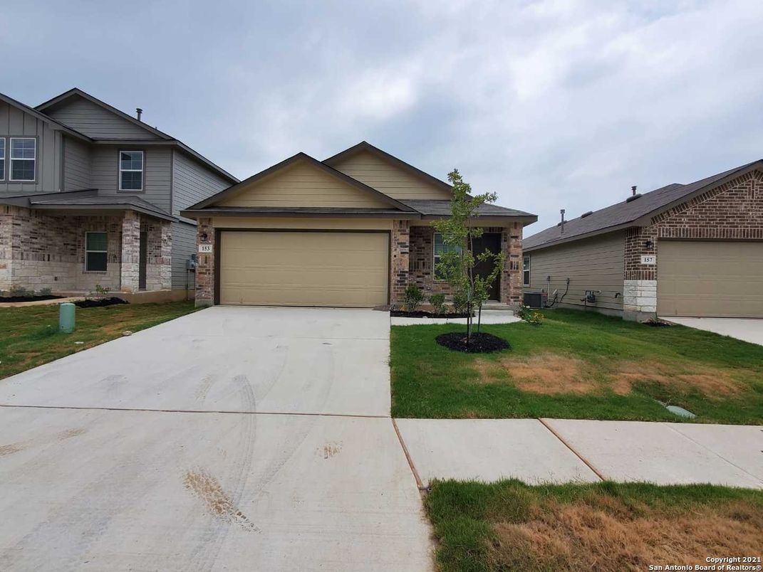 Attached, Exterior, Facade, Brick Facade, American Craftsman