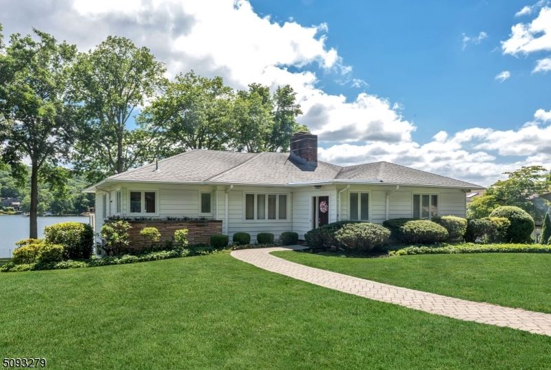 Backyard, Exterior, Facade, Ranch