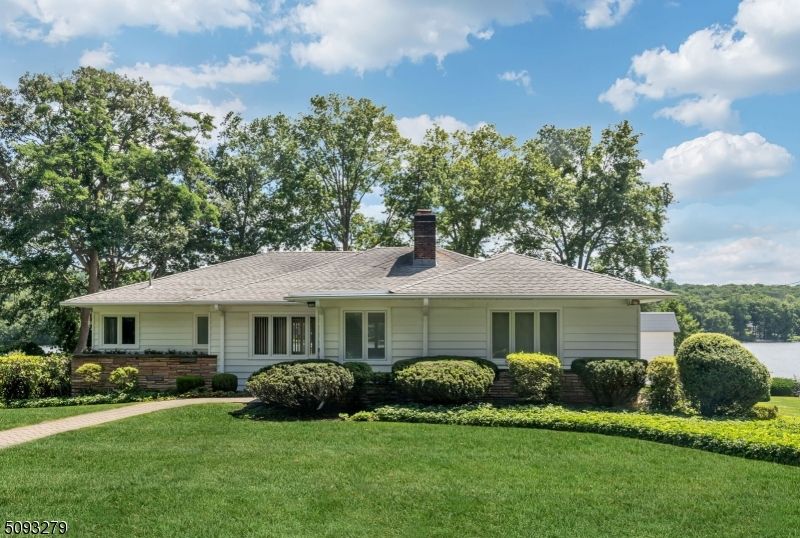Backyard, Exterior, Facade, Ranch