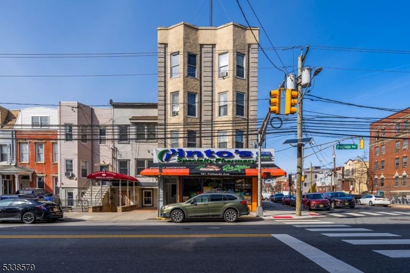 Exterior, Facade, Condo Building