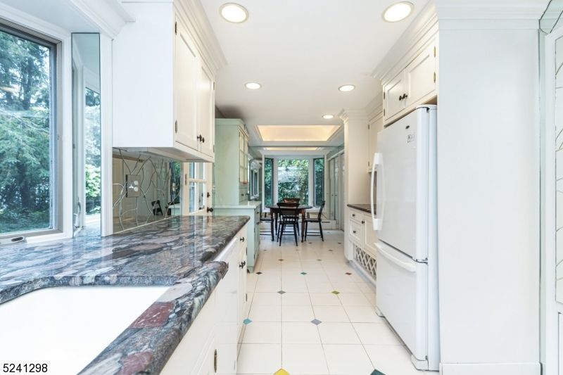 Dining room, Interior, Kitchen, Recessed Lighting