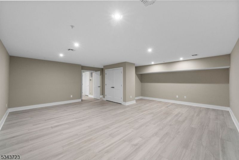 Empty room, Interior, Recessed Lighting, Wood Texture Flooring
