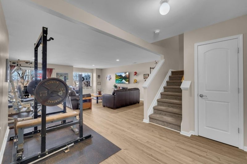 Fitness Equipment, Interior, Living room, Recessed Lighting, Wood Texture Flooring